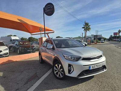 Cinza Usado 2022 Kia Stonic SUV | € 14.950 (Preço justo)