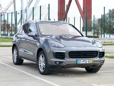 Cinzento Usado 2015 Porsche Cayenne S SUV | € 39.900