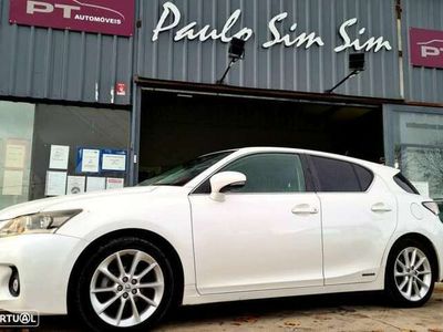 Lexus CT200h