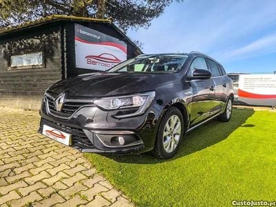 Preto Usado 2018 Renault Mégane IV LIMITED Sedan | € 14.900 (Preço justo)