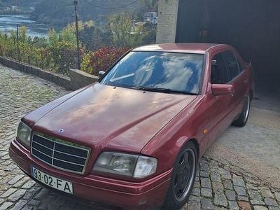 Usado 1995 Mercedes C200 Sedan | € 2.750