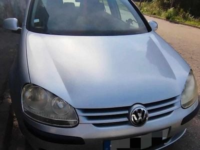 Cinzento Usado 2005 VW Golf IV Citadino | € 4.900 (Preço justo)