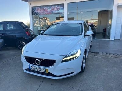 Usado Volvo V40 150 HP (110 kW) 2018 Branco