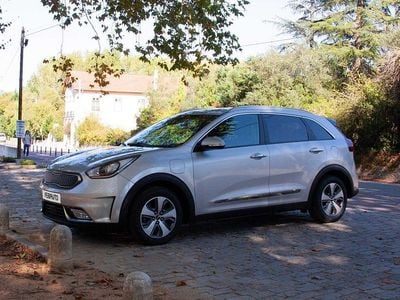 Usado Kia Niro 105 HP (77 kW) 2018 Cinza SUV