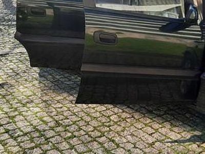 Usado 2000 Opel Zafira Monovolume | € 2.500