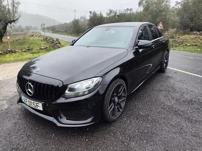 Usado Mercedes C220 170 HP (125 kW) 2015 Preto Sedan