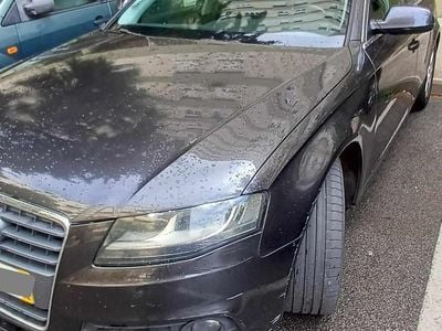 Usado Audi A4 136 HP (100 kW) 2010 Cinzento Carrinha
