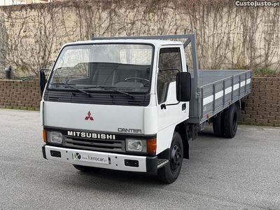 Usado Mitsubishi Canter 98 HP (72 kW) 1995 Branco