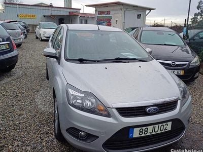 Cinza Usado 2010 Ford Focus Citadino | € 4.665 (Preço justo)