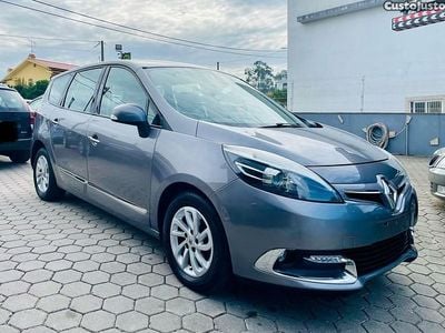 Usado Renault Grand Scénic III Luxe 110 HP (80 kW) 2012 Cinza Monovolume
