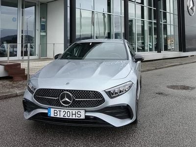Usado Mercedes A200 Advanced 150 HP (110 kW) 2025 Cinzento hightech Citadino