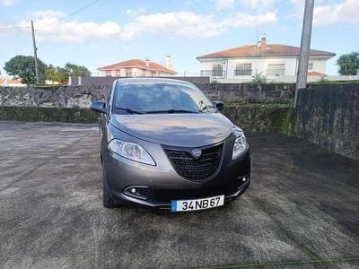 Cinzento Usado 2012 Lancia Ypsilon Citadino | € 6.200 (Preço justo)