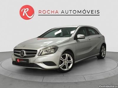 Cinza Usado 2015 Mercedes A180 Citadino | € 15.499 (Preço justo)