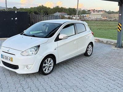 Usado 2014 Mitsubishi Space Star Sedan | € 6.750