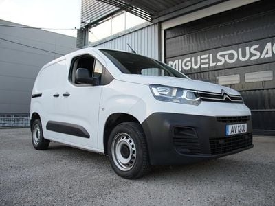 Branco Usado 2022 Citroën Berlingo Monovolume | € 14.000 (Bom preço)
