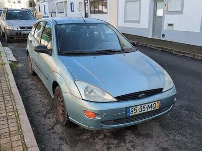 Usado 1999 Ford Focus Sedan | € 1.800 (Preço justo)