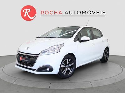 Branco Usado 2016 Peugeot 208 Active Citadino | € 9.990 (Preço justo)