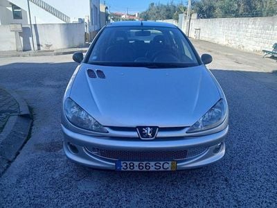 Usado 2002 Peugeot 206 Sedan | € 2.490 (Bom preço)