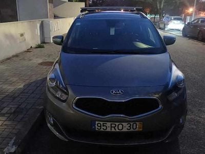 Usado Kia Carens 141 HP (103 kW) 2016 Cinzento Monovolume