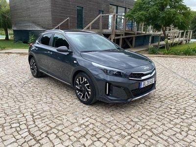 Usado Kia XCeed Sport 140 HP (102 kW) 2024 Cinza SUV