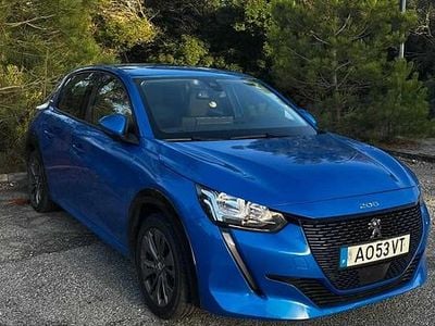 Usado Peugeot e-208 98 kW (134 HP) 2020 Azul Citadino