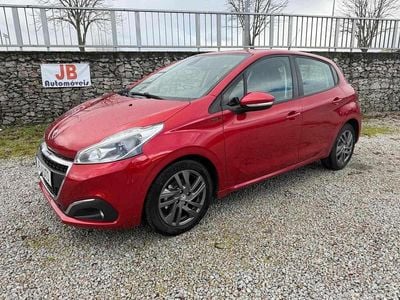 Usado Peugeot 208 Signature Sky 82 HP (60 kW) 2018 Vermelho Citadino