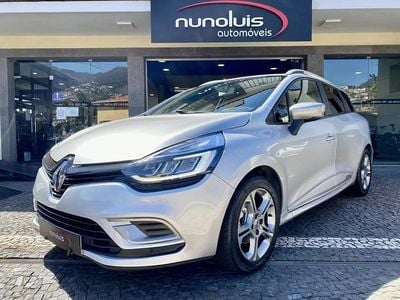 Cinza prata Usado 2017 Renault Clio GrandTour GT-Line Carrinha | € 16.950