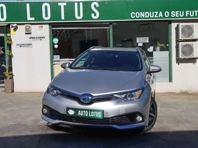 Cinza Usado 2017 Toyota Auris Hybrid Comfort Carrinha | € 16.970
