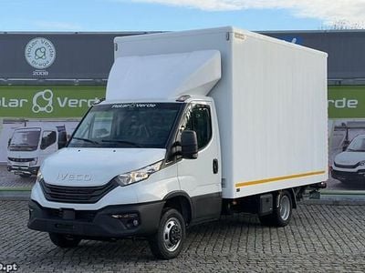 Branco Usado 2025 Iveco Daily | € 59.500