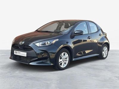 Preto (pintura metalizada) Usado 2023 Toyota Yaris Comfort Sedan | € 18.250 (Preço justo)