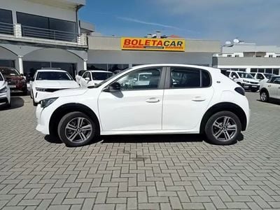 Branco Usado 2022 Peugeot e-208 Active Citadino | € 26.950