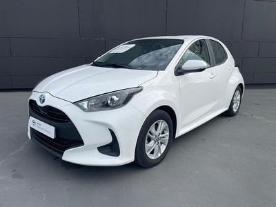 Branco (sólida) Usado 2024 Toyota Yaris Comfort Citadino | € 24.750 (Preço justo)