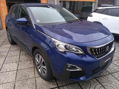 Usado Peugeot 3008 130 HP (95 kW) 2019 Azul SUV