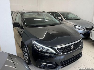 Preto Usado 2020 Peugeot 308 Active Carrinha | € 17.900
