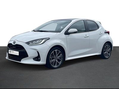 Branco (sólida) Usado 2024 Toyota Yaris Luxury Sedan | € 27.750 (Preço elevado)