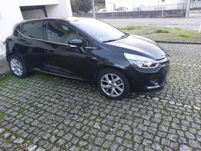 Preto Usado 2019 Renault Clio GrandTour Carrinha | € 12.500 (Preço justo)