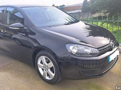 Preto Usado 2012 VW Golf VII Highline Citadino | € 10.750 (Preço justo)