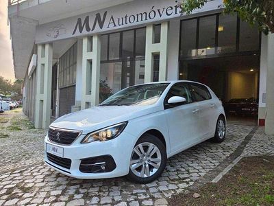 Usado Peugeot 308 Active 130 HP (95 kW) 2021 Branco