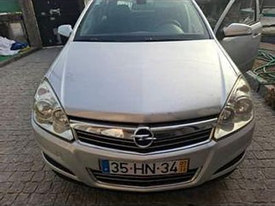 Usado Opel Astra Cosmo 90 HP (66 kW) 2007 Sedan