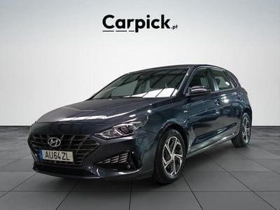 Usado Hyundai i30 120 HP (88 kW) 2021 Preto
