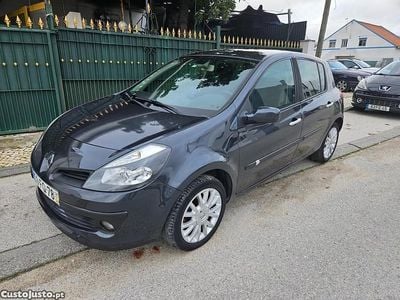 Usado Renault Clio II 100 HP (73 kW) 2008 Cinza
