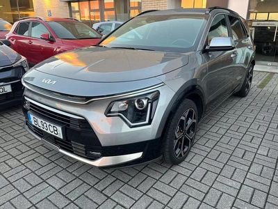 Cinzento Usado 2024 Kia Niro SUV | € 29.500 (Preço justo)