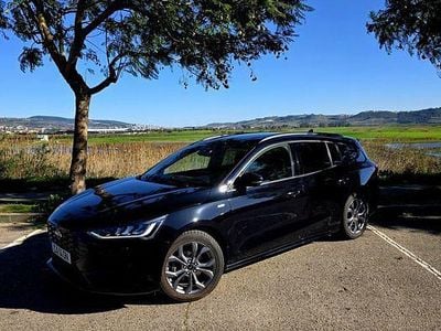 Usado 2023 Ford Focus ST-Line Sedan | € 18.490 (Preço justo)