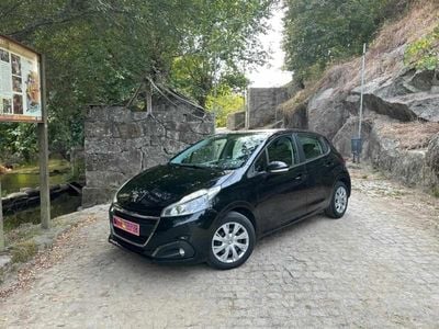 Preto Usado 2019 Peugeot 208 Style Citadino | € 12.750 (Preço justo)