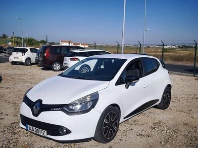 Usado 2015 Renault Clio IV LIMITED Sedan | € 9.500 (Preço justo)