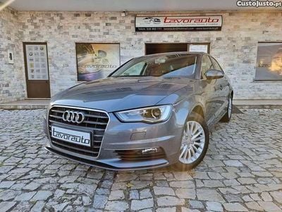 Usado Audi A3 Attraction 110 HP (80 kW) 2016 Cinza Sedan