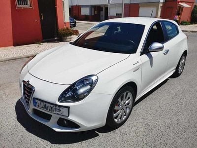 Branco Usado 2013 Alfa Romeo Giulietta Citadino | € 12.950