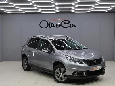 Usado Peugeot 2008 102 HP (75 kW) 2019 Cinzento SUV