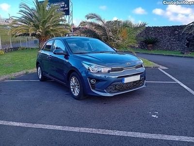 Azul Usado 2021 Kia Rio | € 13.900 (Preço justo)