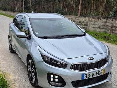 Usado Kia Ceed 120 HP (88 kW) 2018 Cinzento Citadino
